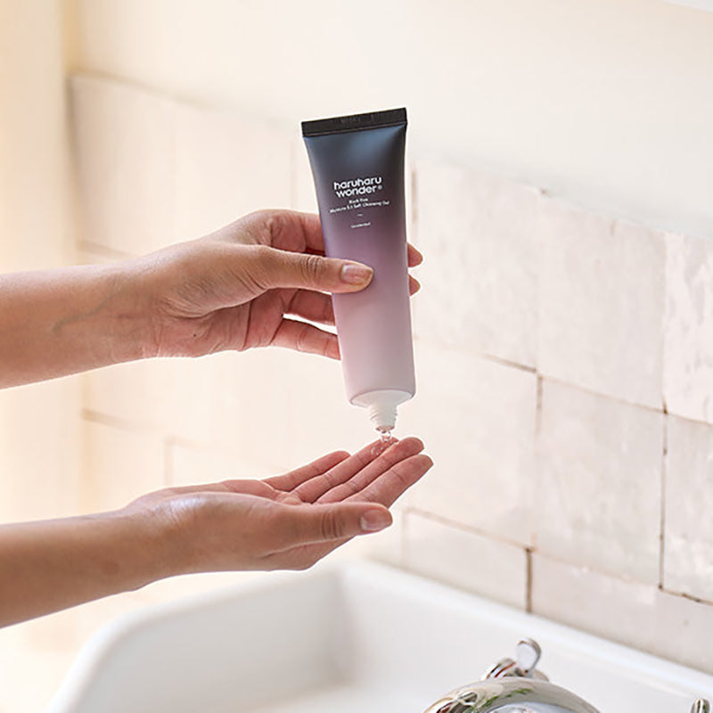 Haruharu Wonder Black Rice Moisture 5.5 Soft Cleansing Gel
