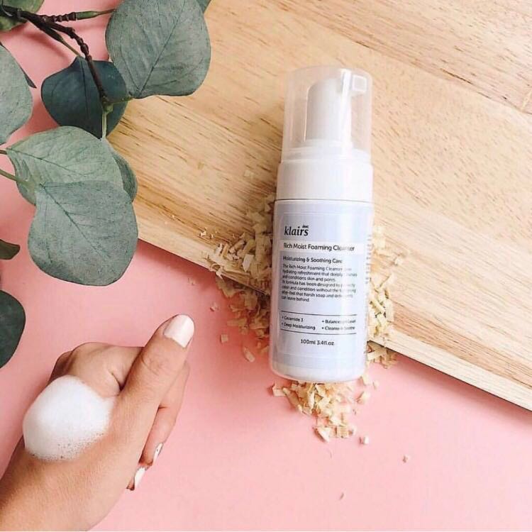 Dear Klairs Rich Moist Foaming Cleanser